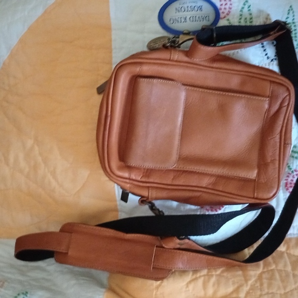 Elegant Tan Leather Messenger Bag for Men